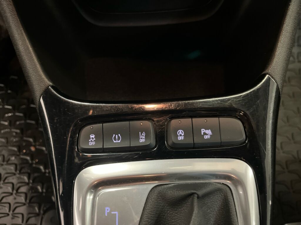 Opel Crossland 2022 Punainen