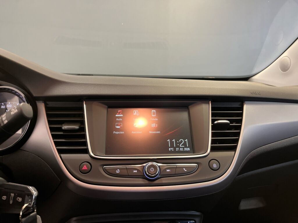 Opel Crossland 2022 Punainen