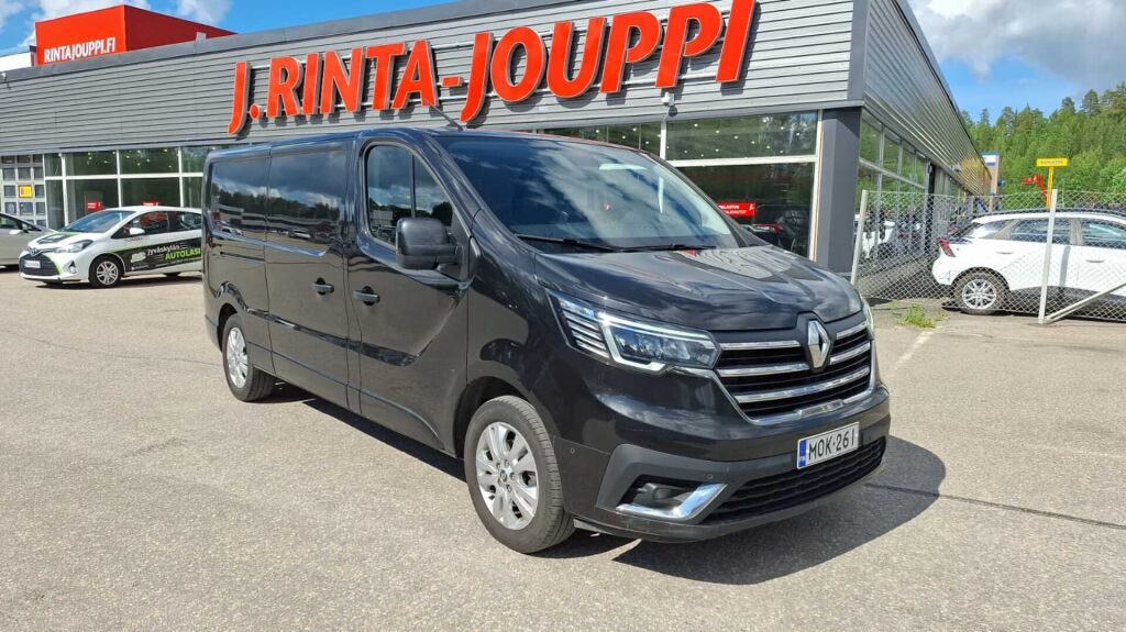 Renault Trafic 2022 Musta