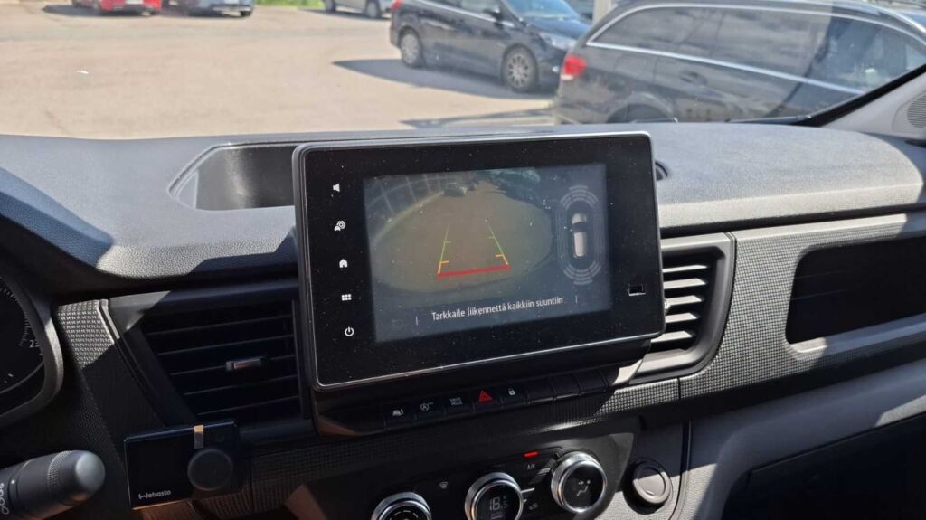 Renault Trafic 2022 Musta