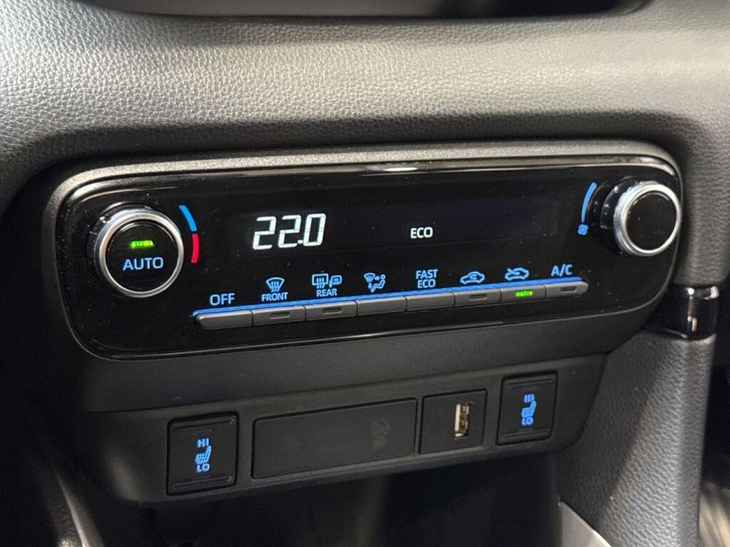 Toyota Yaris 2022 Sininen