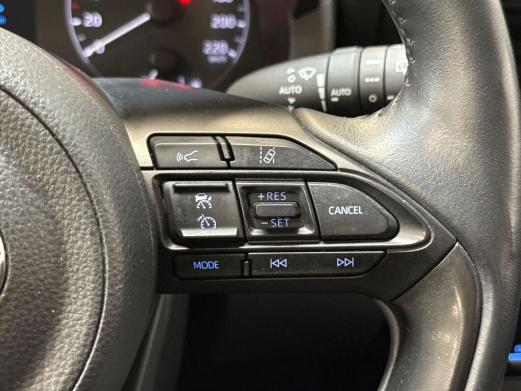 Toyota Yaris 2022 Sininen