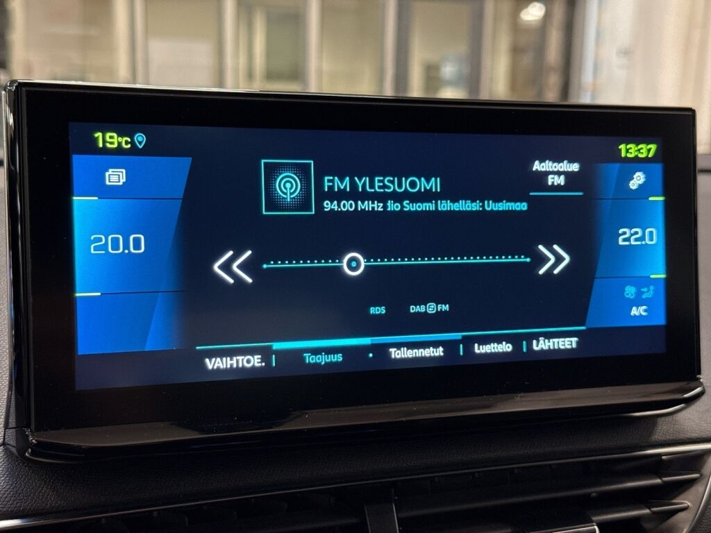 Peugeot 3008 2022 Punainen