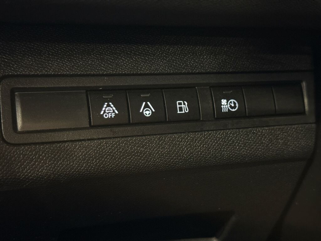 Peugeot 3008 2022 Punainen