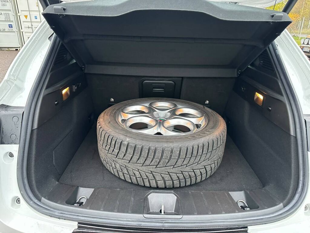 Alfa Romeo Tonale 2023 Valkoinen