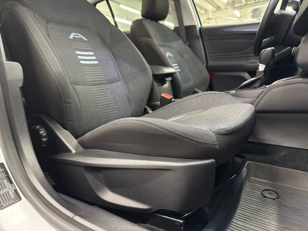 Ford Focus 2023 Valkoinen