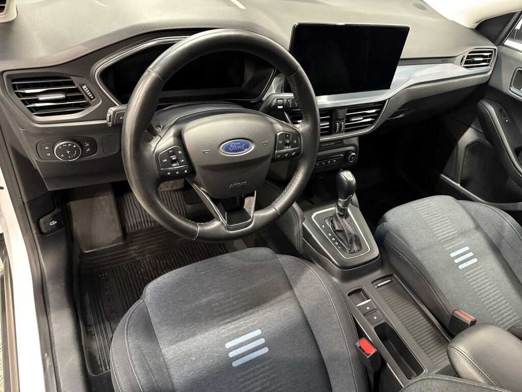 Ford Focus 2023 Valkoinen