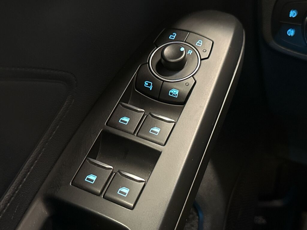 Ford Focus 2023 Valkoinen