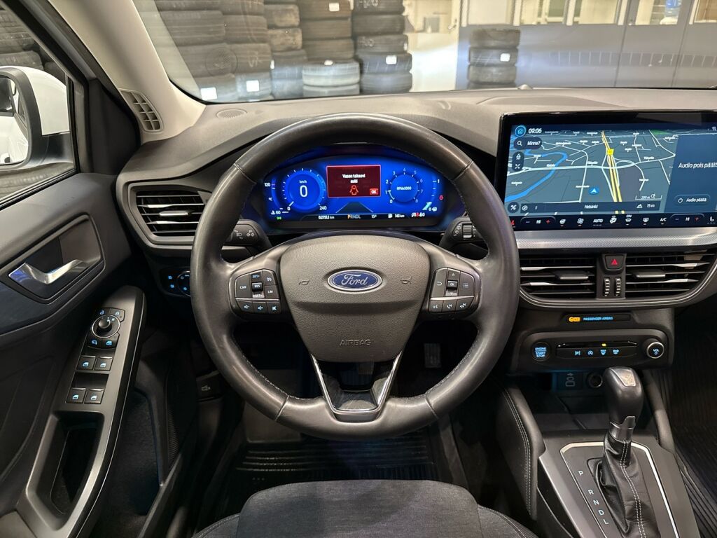 Ford Focus 2023 Valkoinen