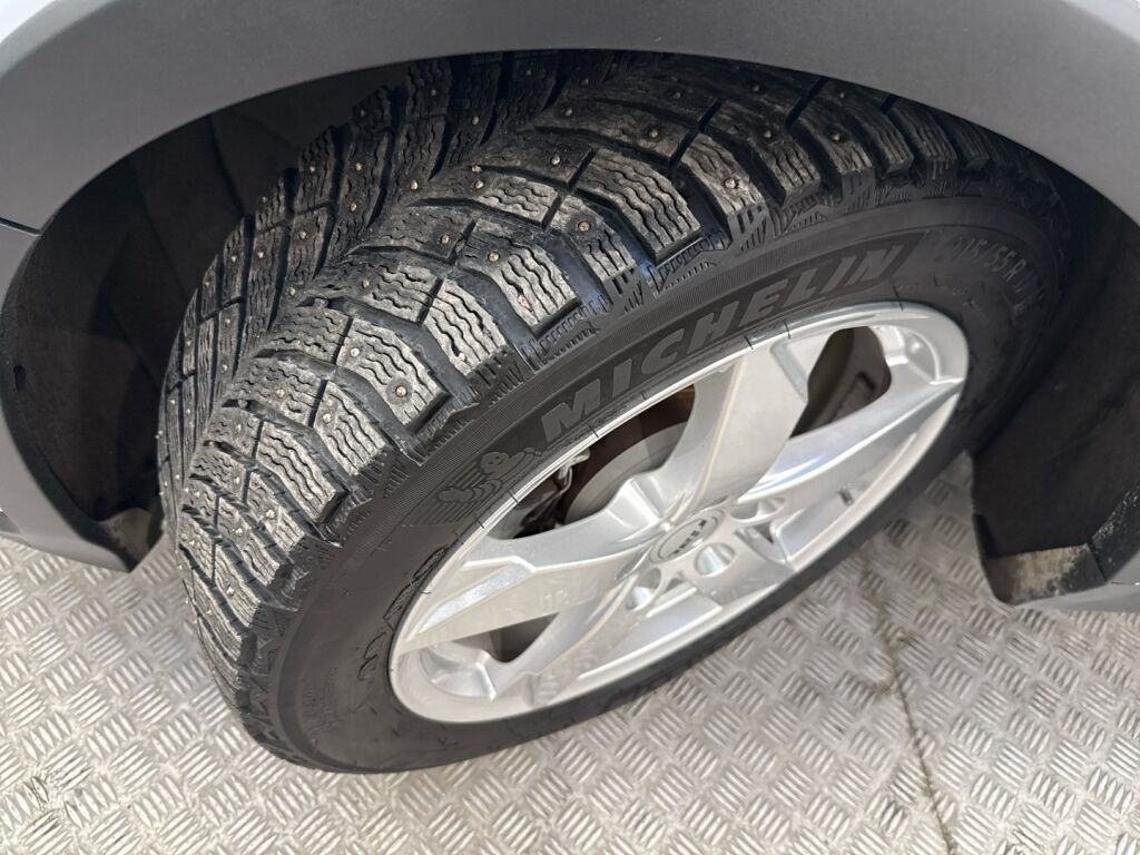 Ford Focus 2023 Valkoinen