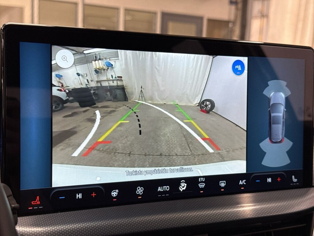 Ford Focus 2023 Valkoinen