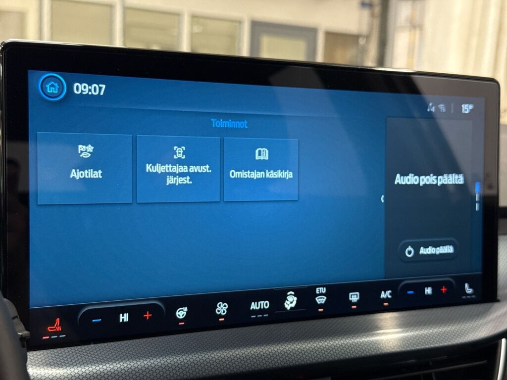 Ford Focus 2023 Valkoinen