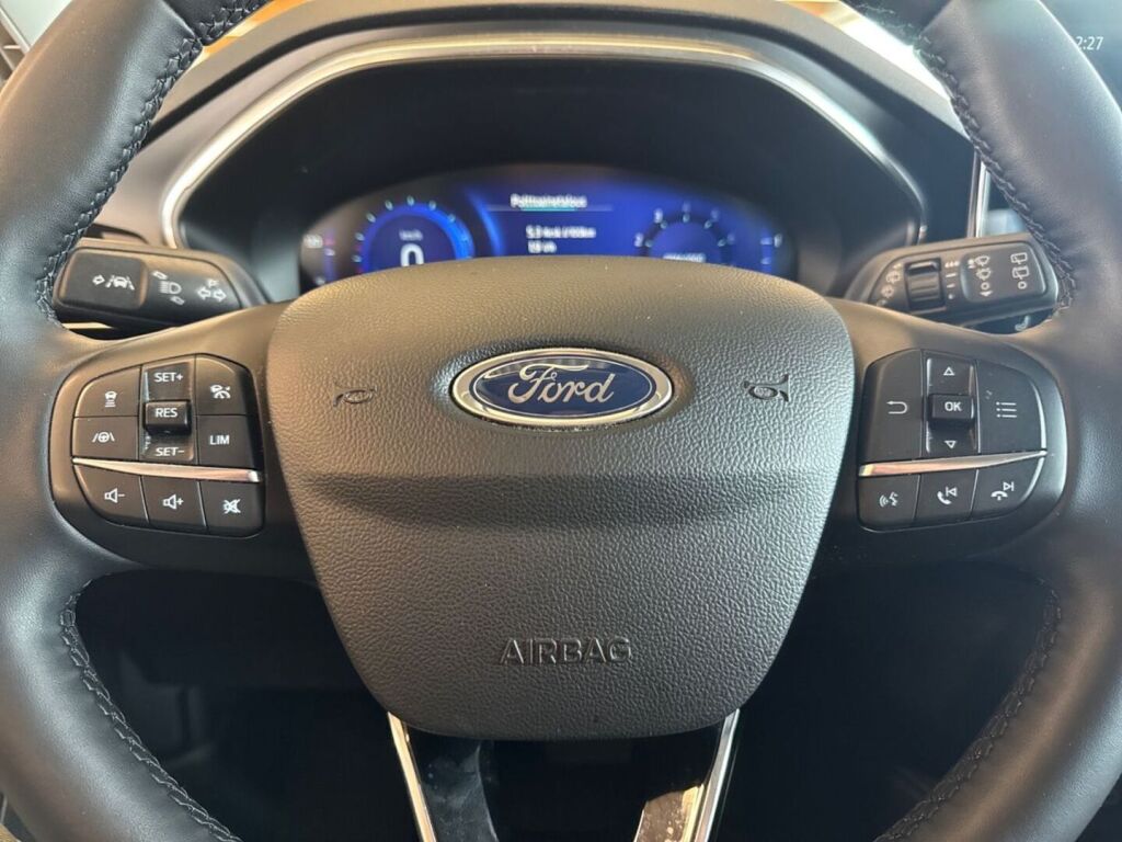 Ford Focus 2023 Metallinhohto Musta (Agate Black Metallic)