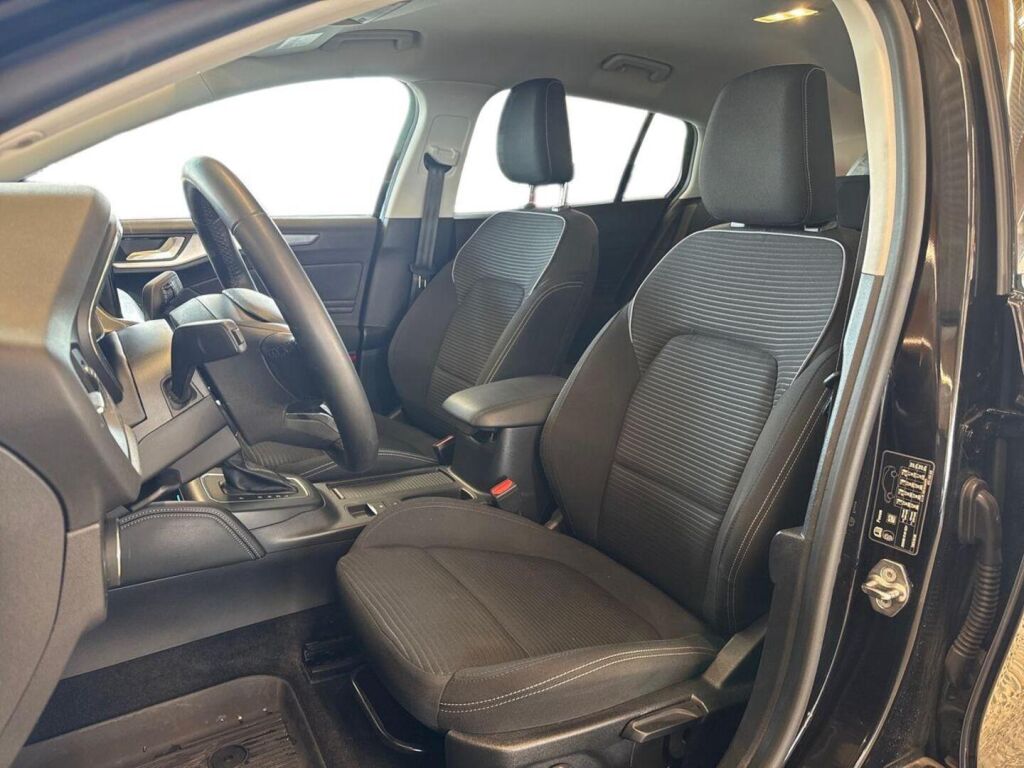 Ford Focus 2023 Metallinhohto Musta (Agate Black Metallic)