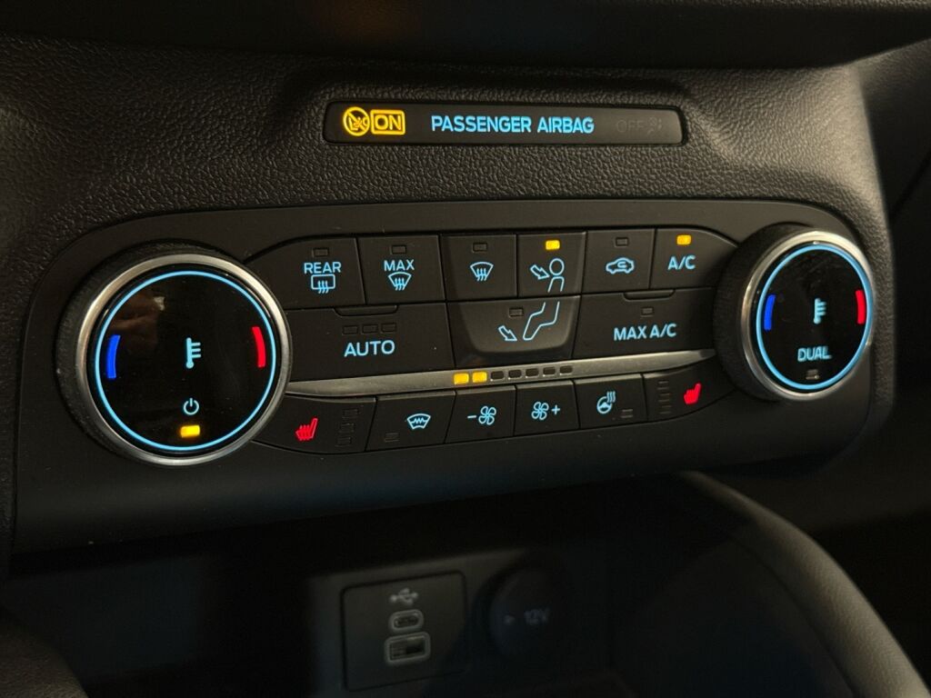 Ford Kuga 2023 Sininen