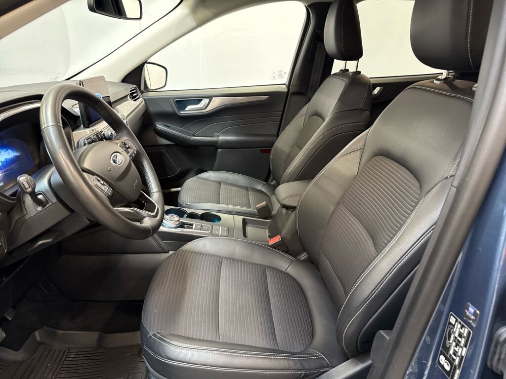Ford Kuga 2023 Sininen