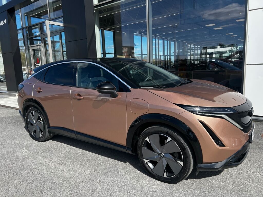 Nissan Ariya 2022 Monivär.