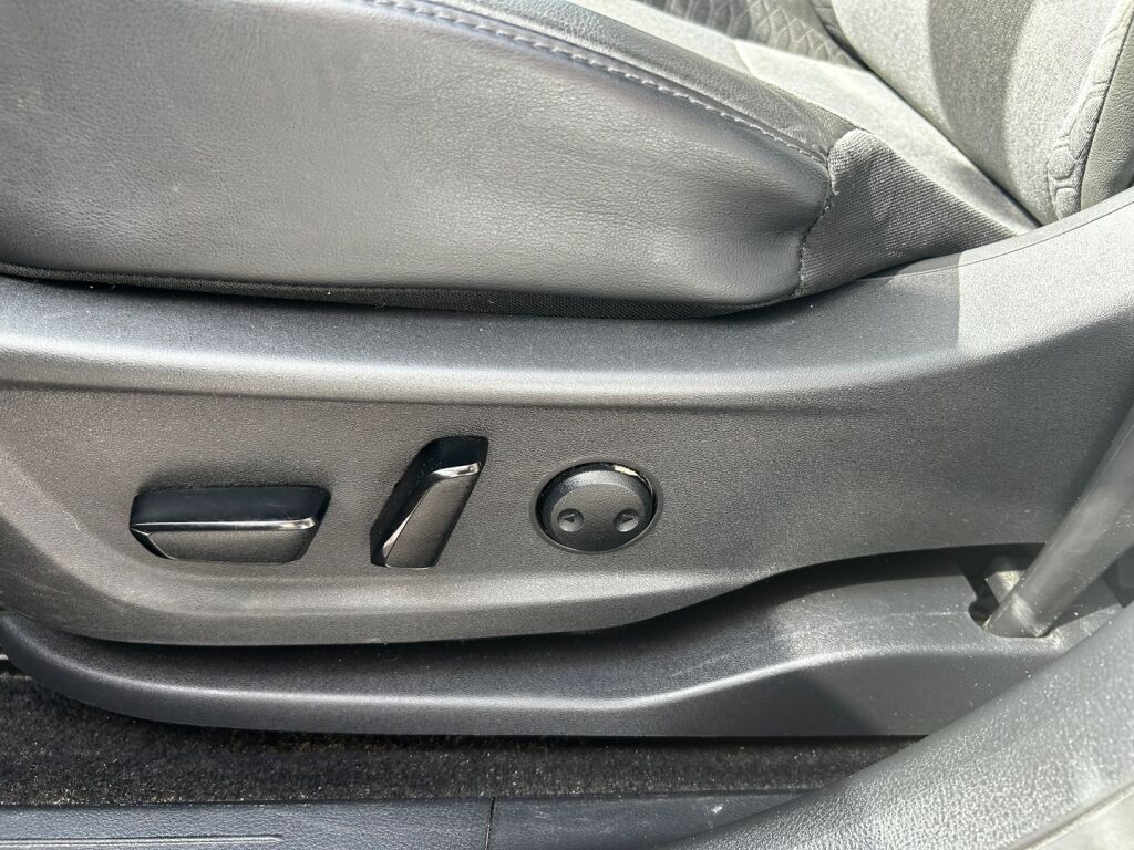 Nissan Ariya 2022 Monivär.