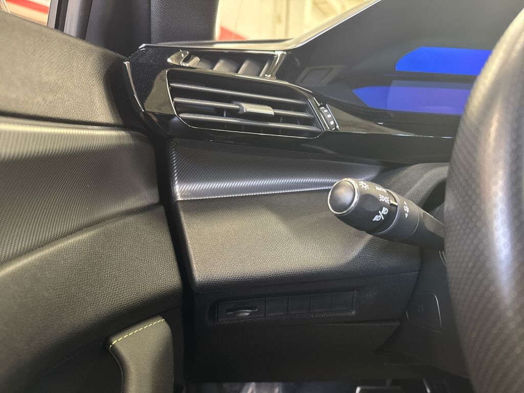 Peugeot 308 2023 Vihreä