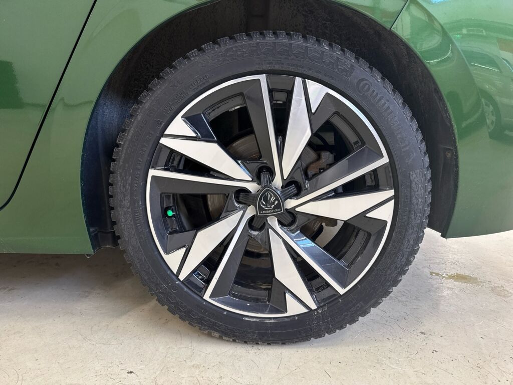 Peugeot 308 2023 Vihreä