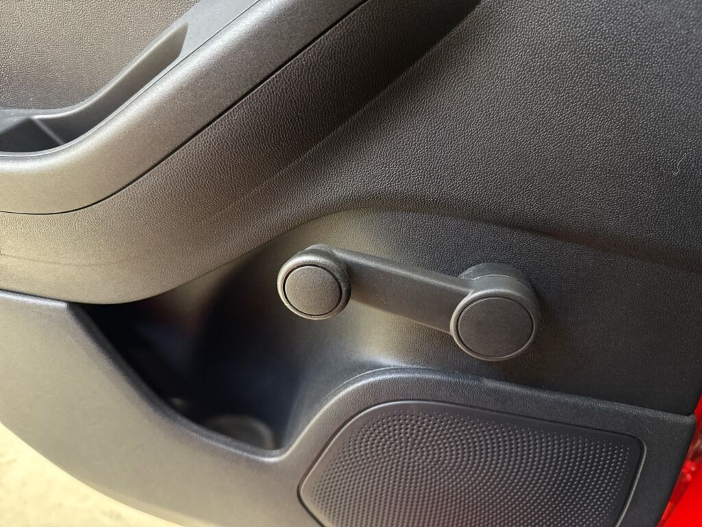 Ford Fiesta 2023 Punainen