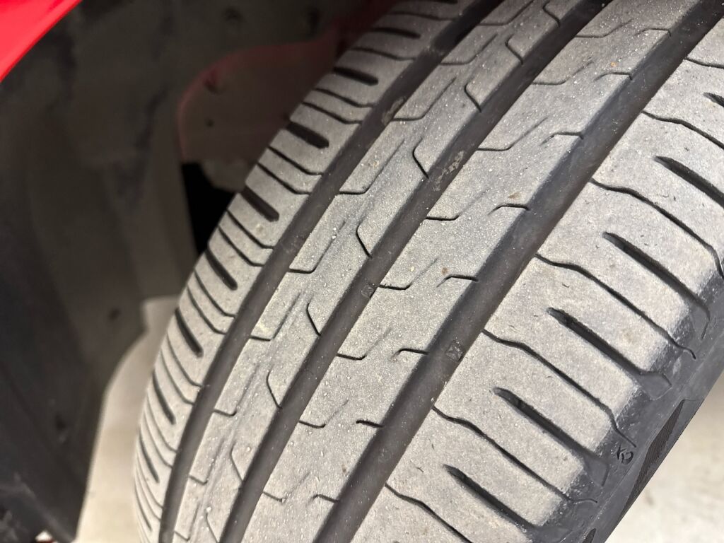 Ford Fiesta 2023 Punainen