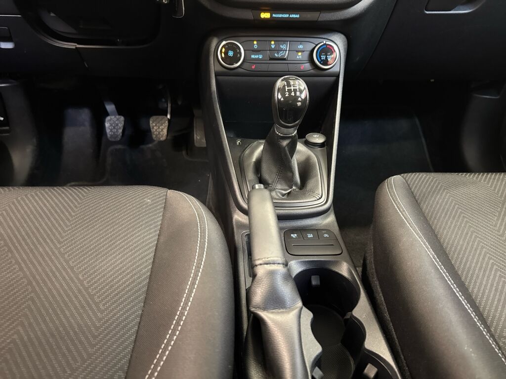 Ford Fiesta 2023 Punainen