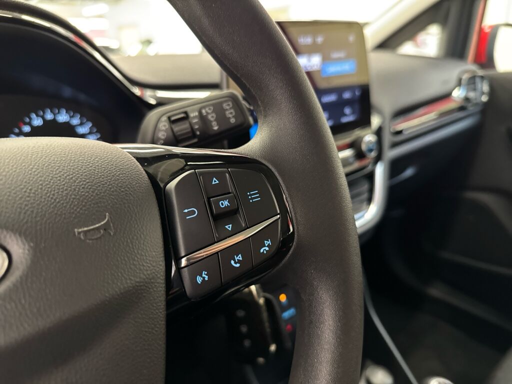 Ford Fiesta 2023 Punainen