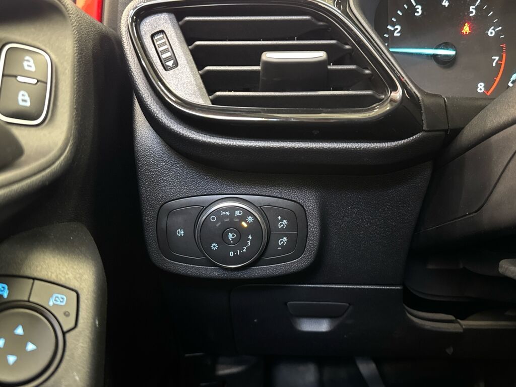 Ford Fiesta 2023 Punainen