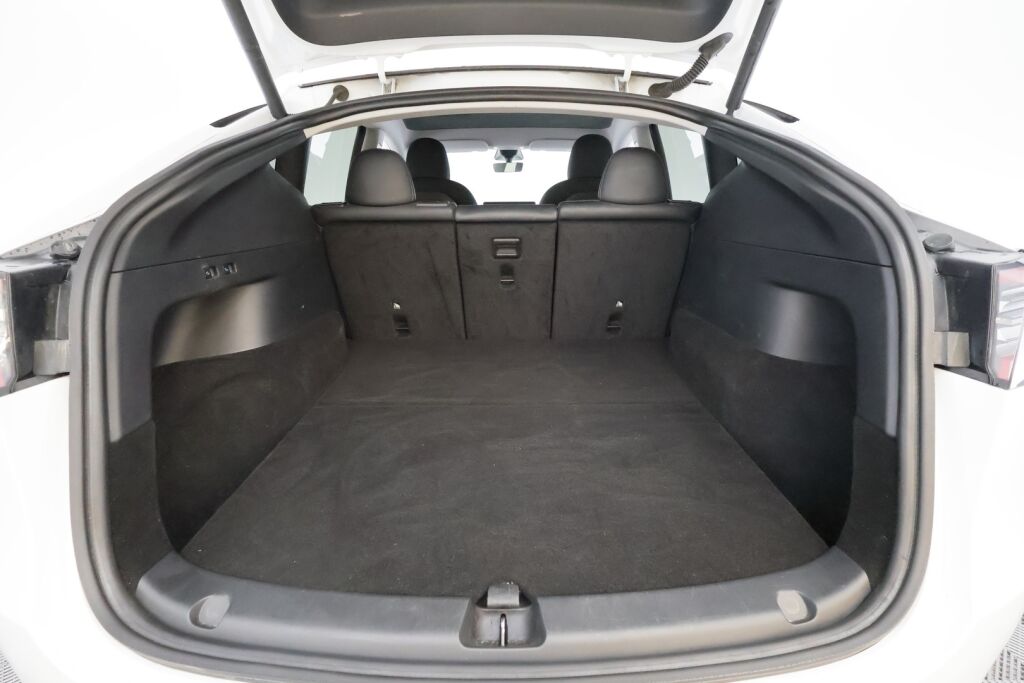 Tesla Model Y 2022 Valkoinen