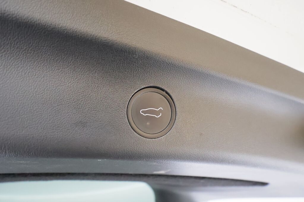 Tesla Model Y 2022 Valkoinen