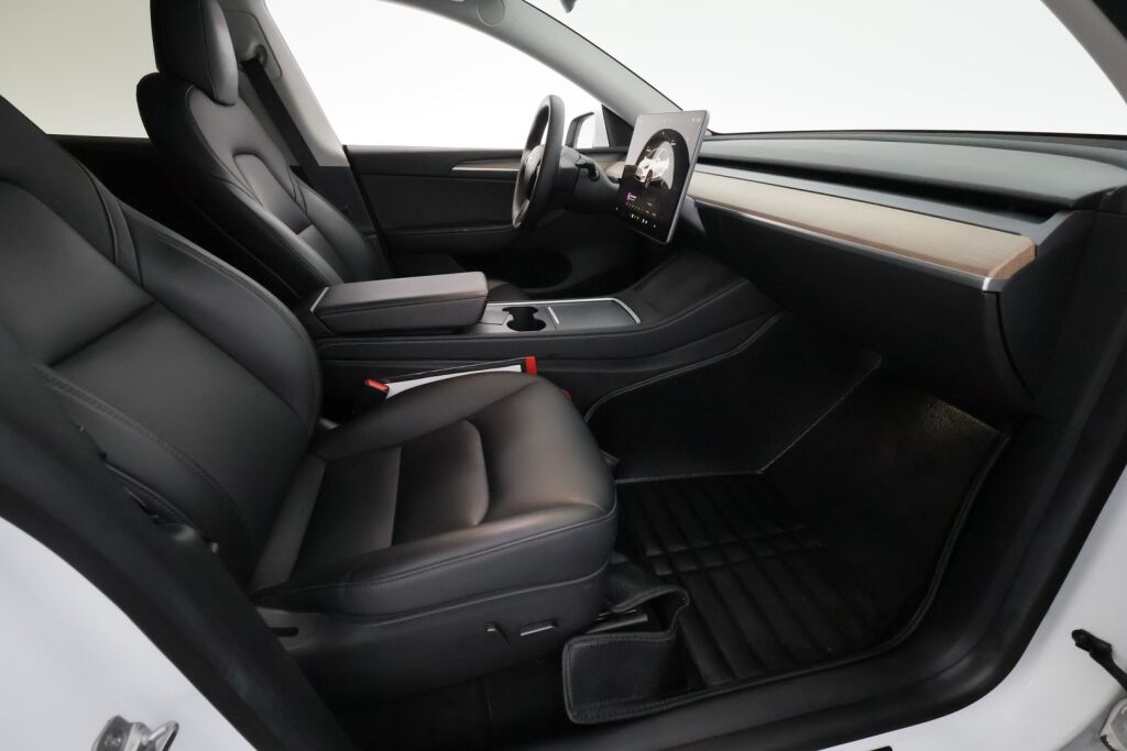 Tesla Model Y 2022 Valkoinen