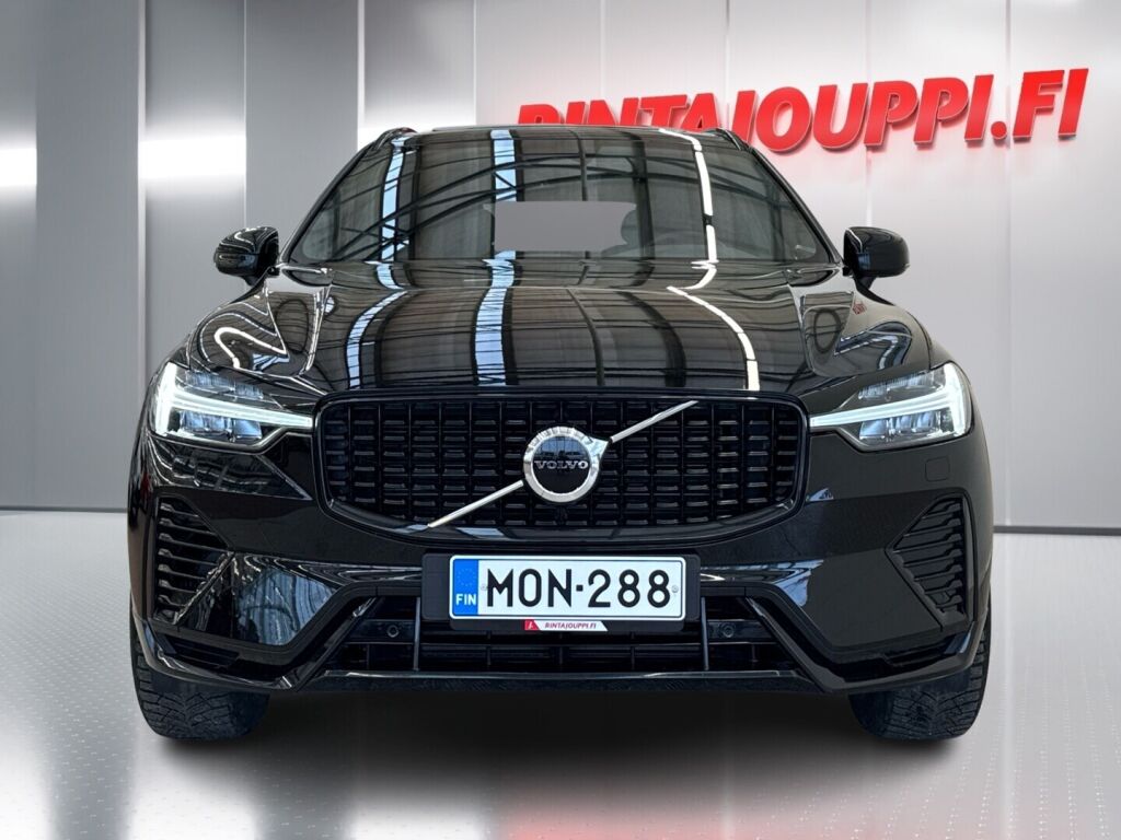 Volvo XC60 2023 Musta