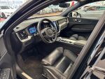 Volvo XC60 2023 Musta