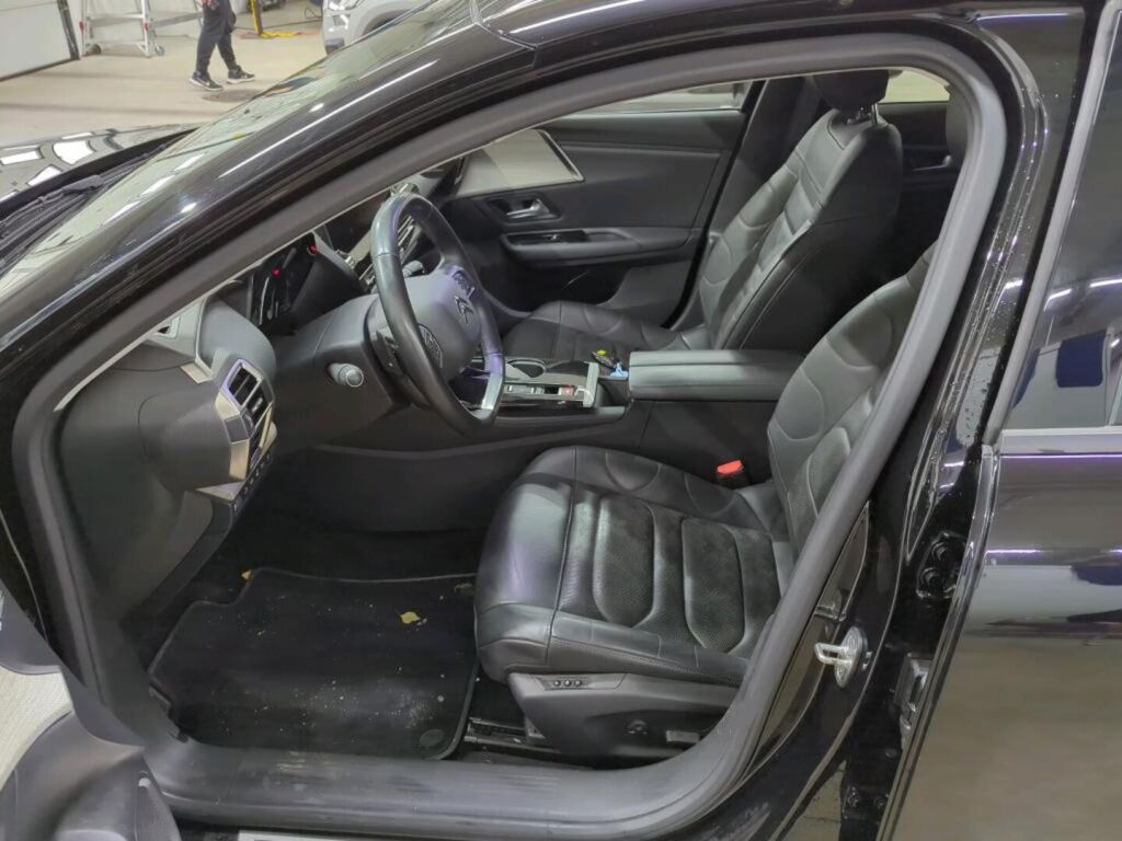 Citroen C5 X 2023 Musta
