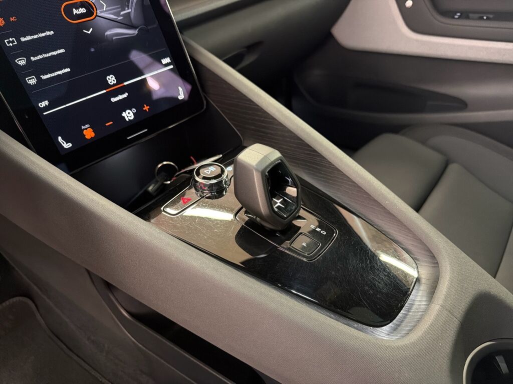 Polestar 2 2023 Harmaa