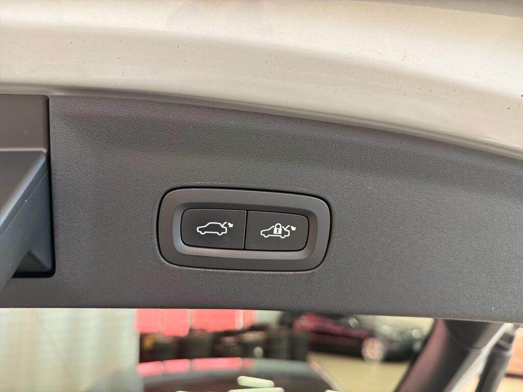 Polestar 2 2023 Harmaa