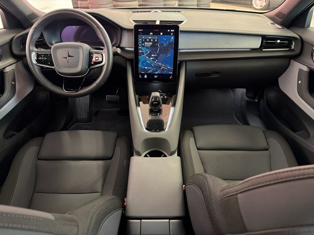 Polestar 2 2023 Harmaa