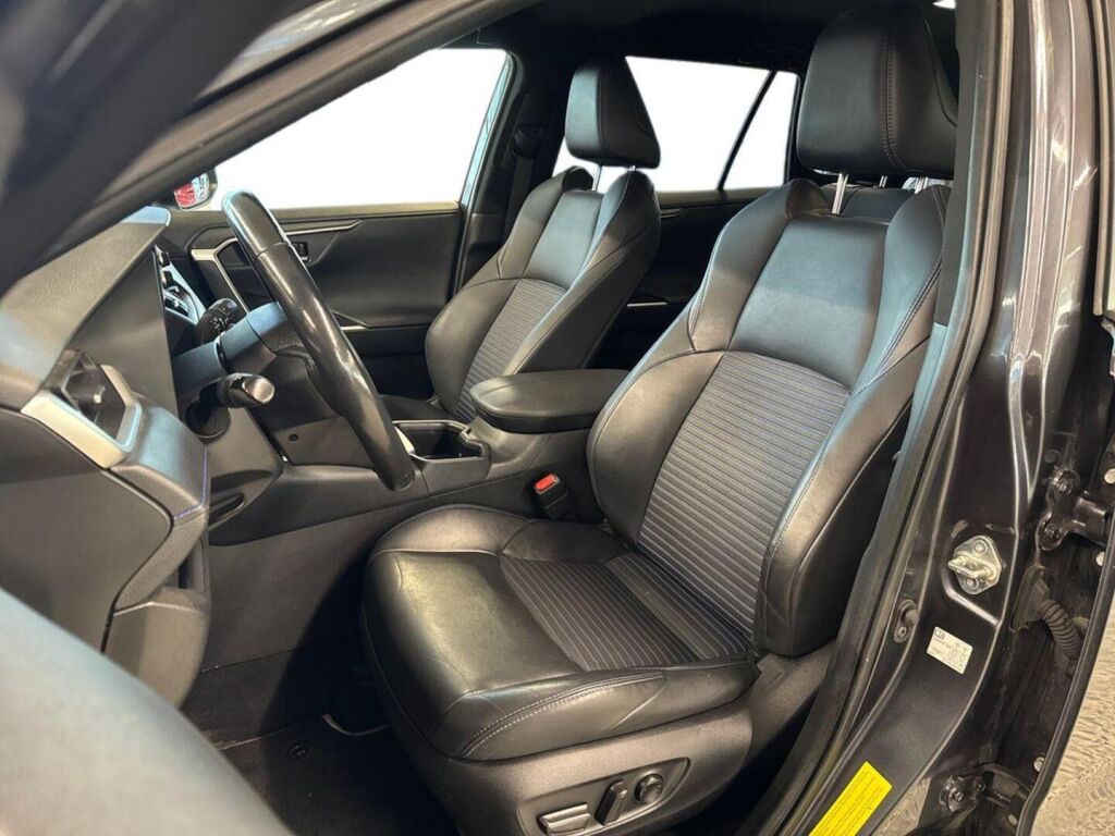 Toyota RAV4 2022 Harmaa