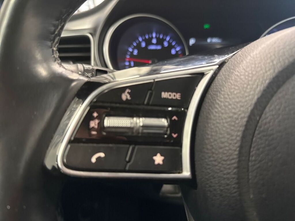 Kia Ceed 2023 Punainen