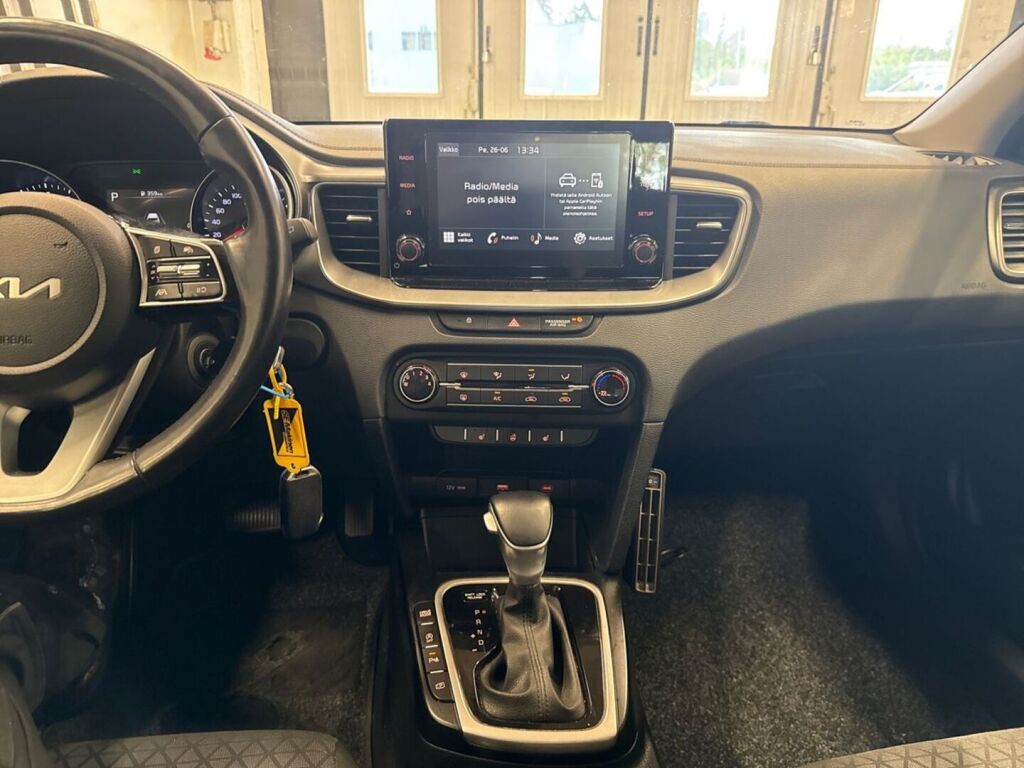 Kia Ceed 2023 Punainen