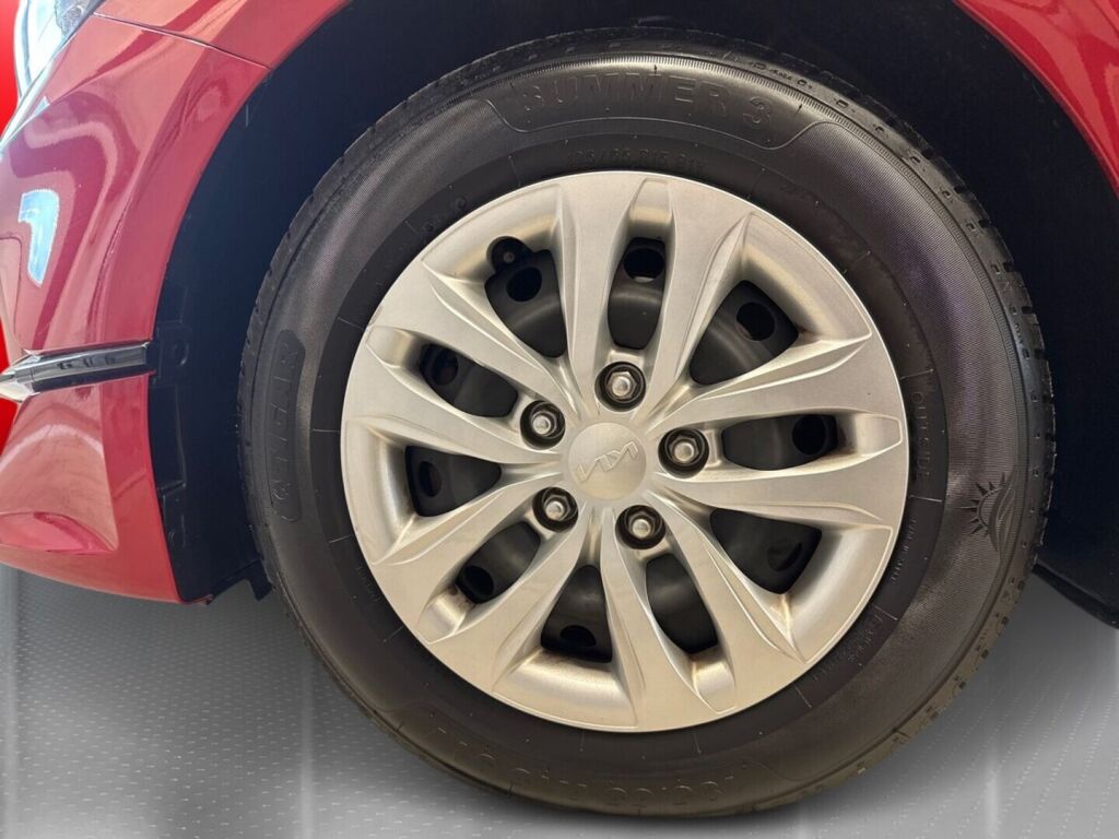 Kia Ceed 2023 Punainen