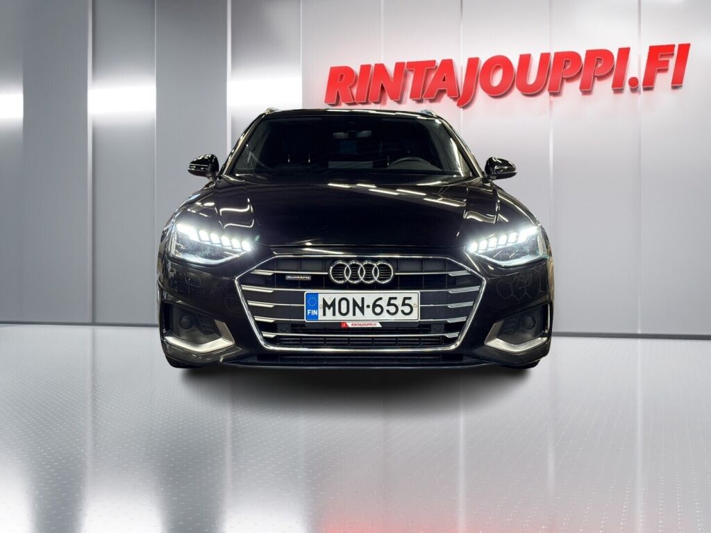 Audi A4 2023 Musta
