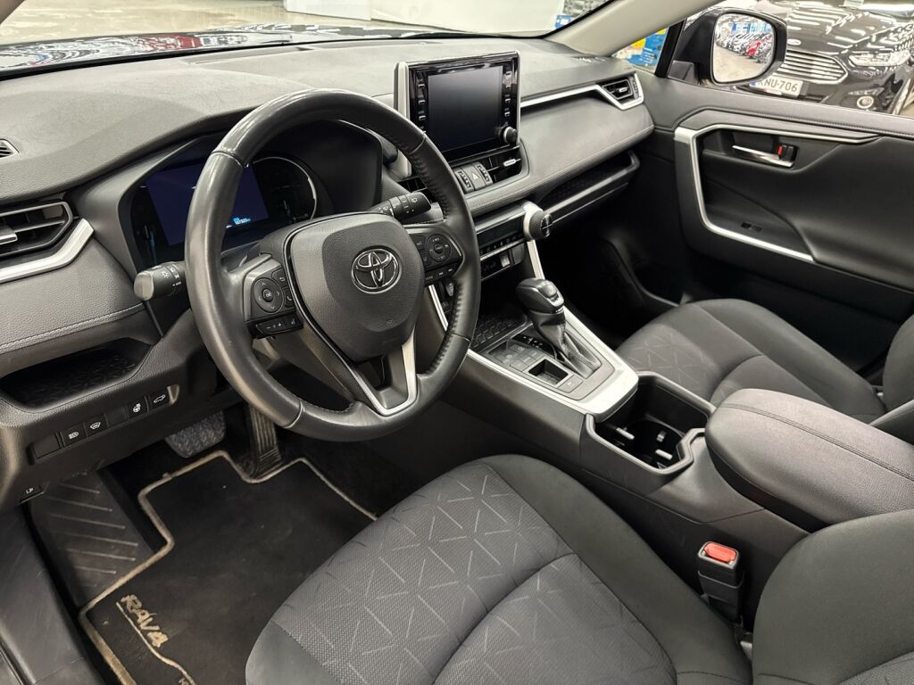 Toyota RAV4 2022 Musta