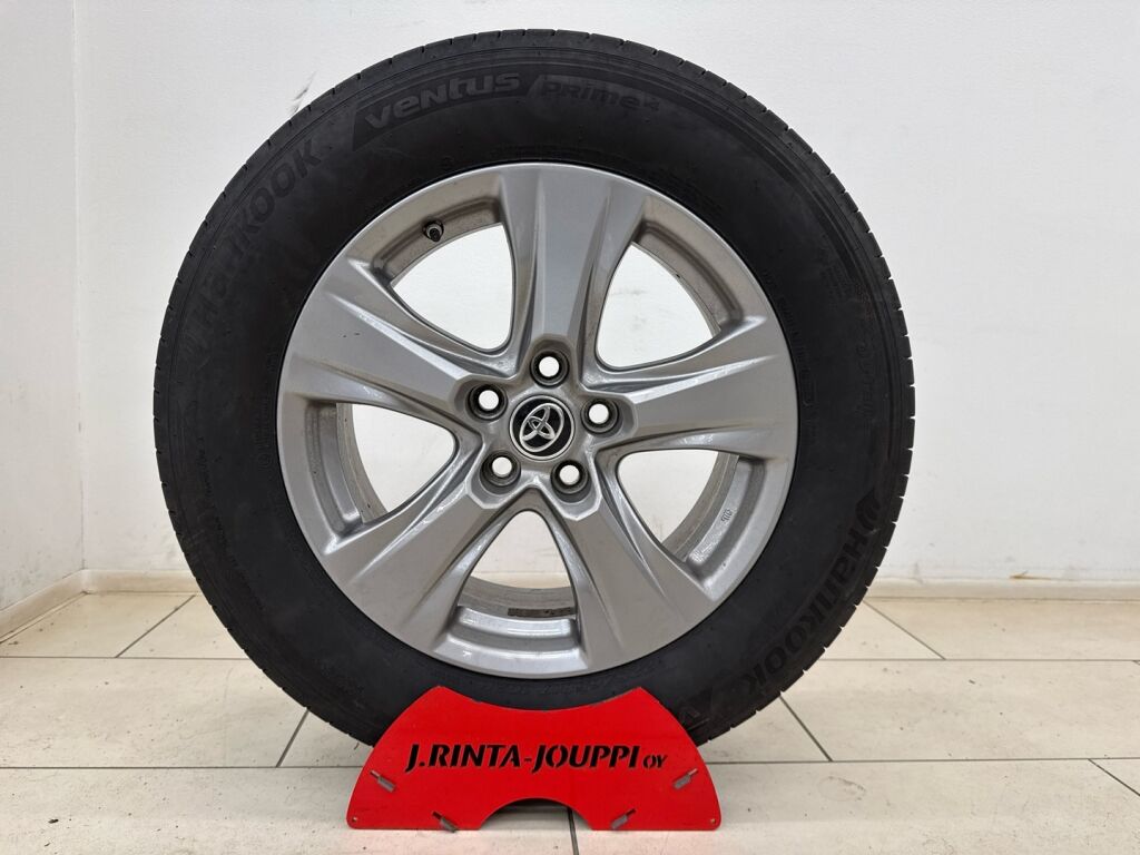 Toyota RAV4 2022 Musta