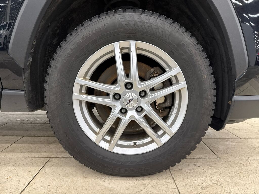 Toyota RAV4 2022 Musta