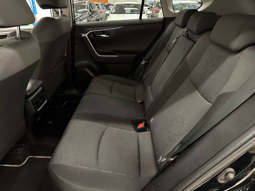 Toyota RAV4 2022 Musta