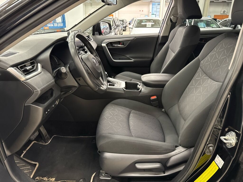 Toyota RAV4 2022 Musta