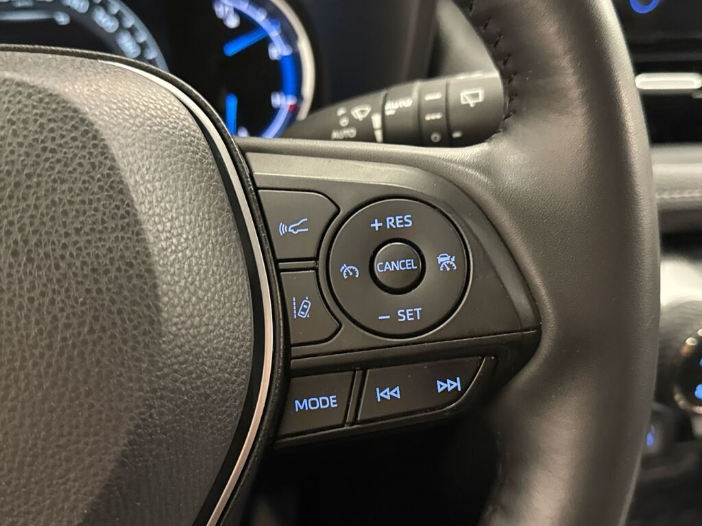 Toyota RAV4 2022 Musta