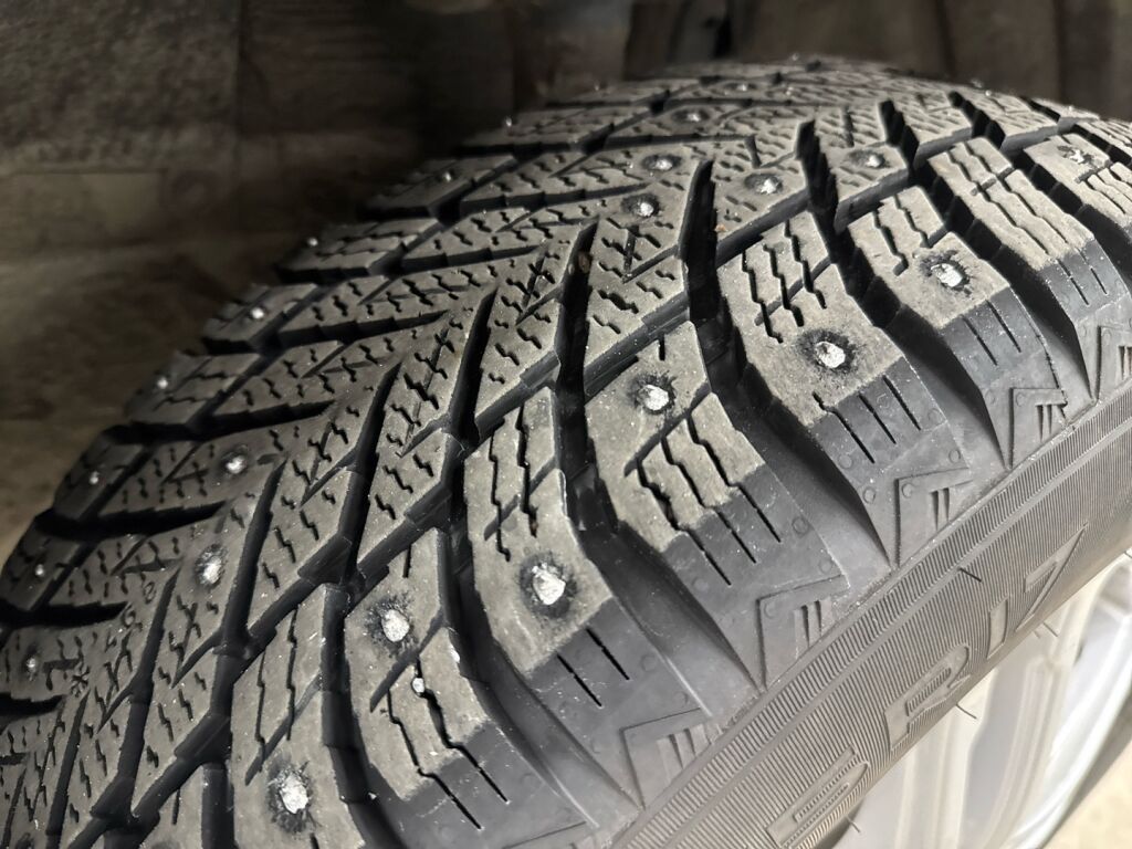 Toyota RAV4 2022 Musta